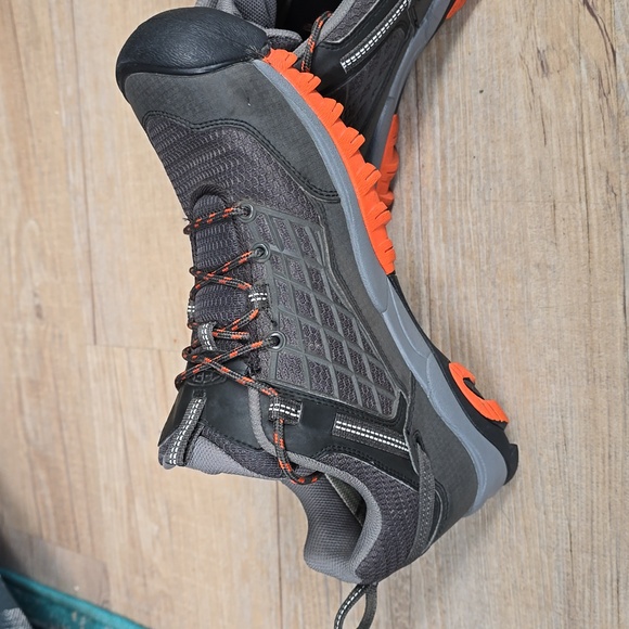 Mens Keen hiking shoes. Grey/Orange accent. Size 10D - Picture 7 of 7